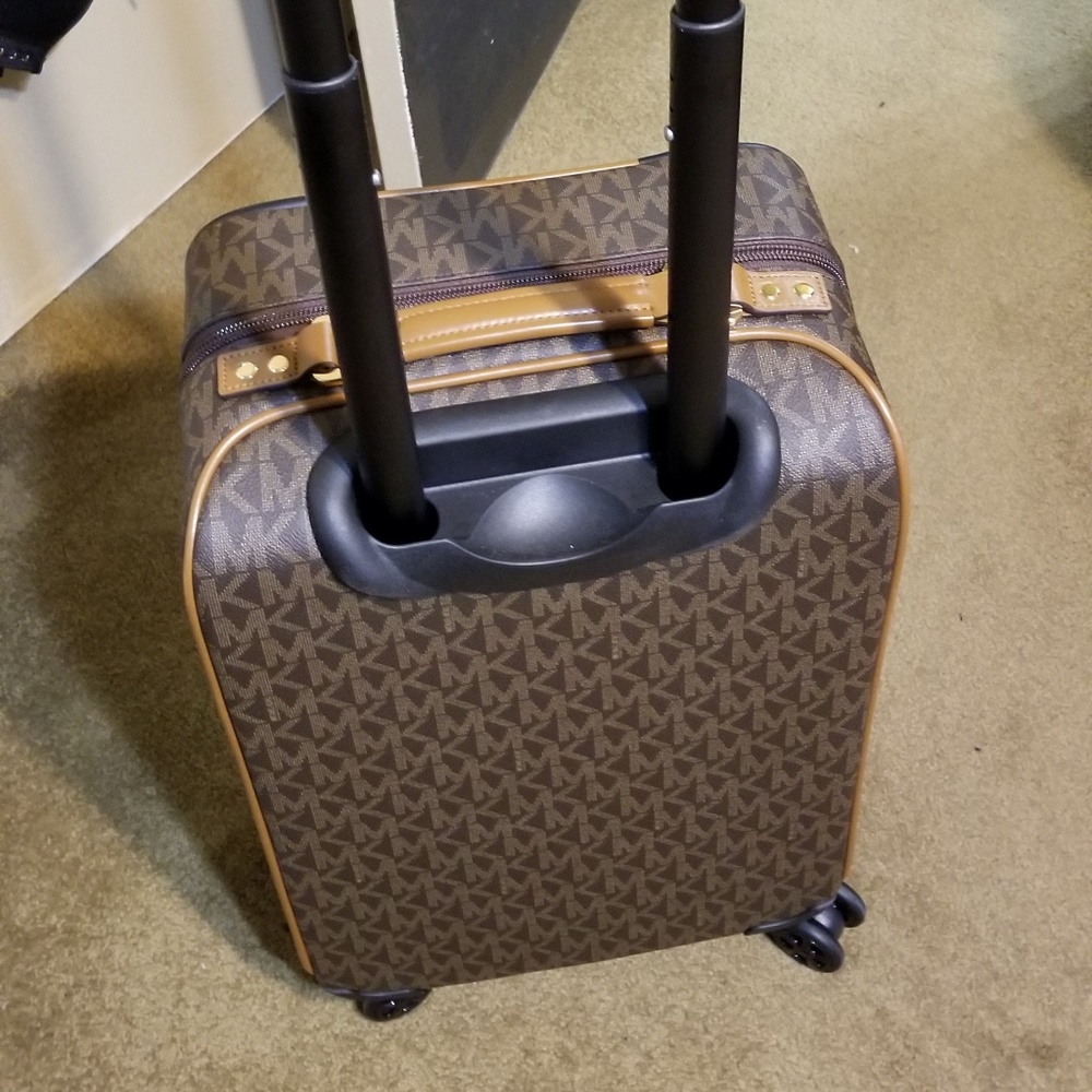 Suit case